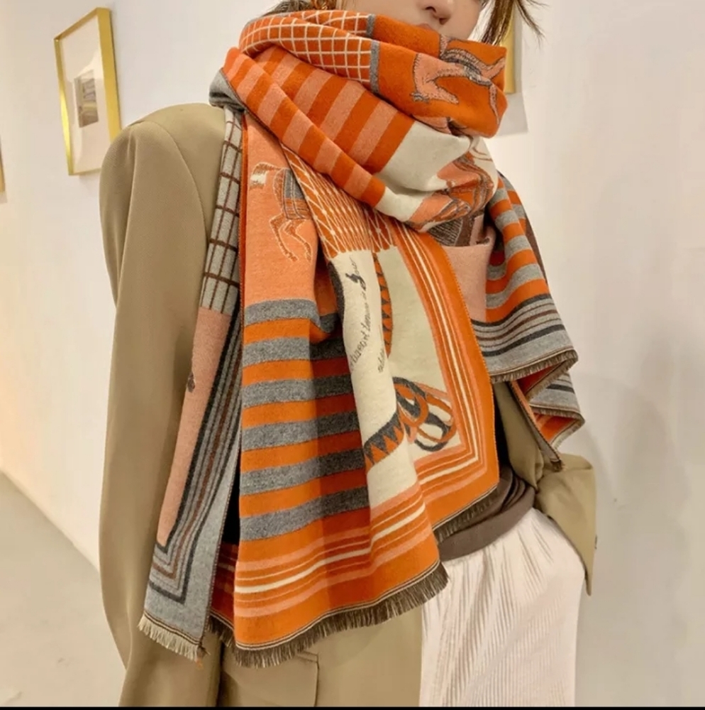 ⭐Elegant Cashmere Shawl⭐ - Picture 5 of 17
